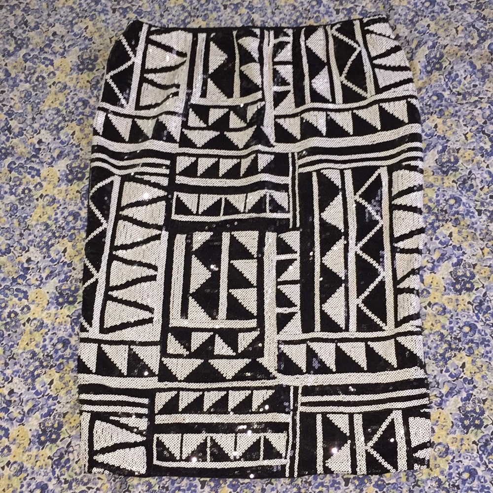 Karma Loop  Black and White Sequins Skirt!